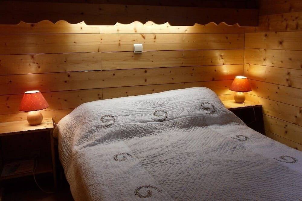 Entire apartment, Gite Le Fournil Des Aravis (8personnes) in La Giettaz, Albertville region