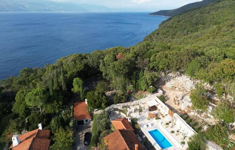 Ferienhaus für 5 Personen, mit Terrasse und Garten sowie Whirlpool in Cres Stadt