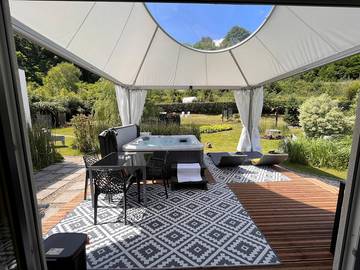 Gîte pour 2 personnes, avec jardin ainsi que terrasse et jacuzzi à Meisenthal