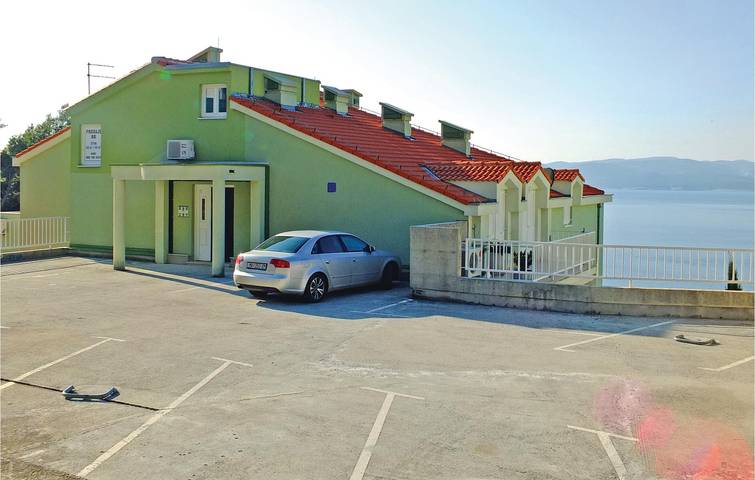 Ferienwohnung für 6 Personen, mit Terrasse in Brela