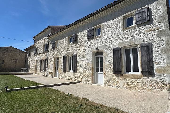 Gîte pour 4 personnes à Saint-Pierre-de-Juillers
