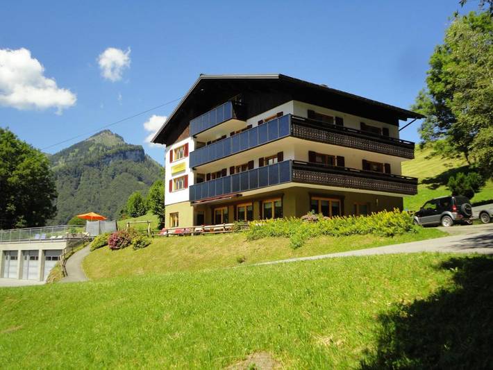 Maison d’hôte pour 6 personnes, avec Balcon et Terrasse ainsi que Jardin et Vue à Mellau