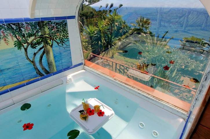 Location de vacances pour 3 personnes, avec piscine et sauna ainsi que jardin et jacuzzi à San Felice Circeo - 2