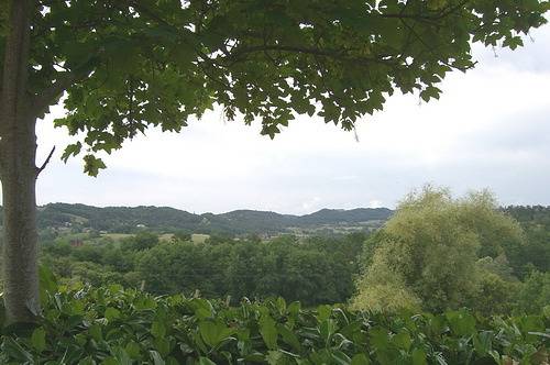 Ferienhaus mit Parkplatz und Garten: Nonards 2km in Zentralmassiv