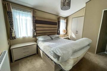 Static Caravan for 6 People in Waveney District, Suffolk, Photo 1