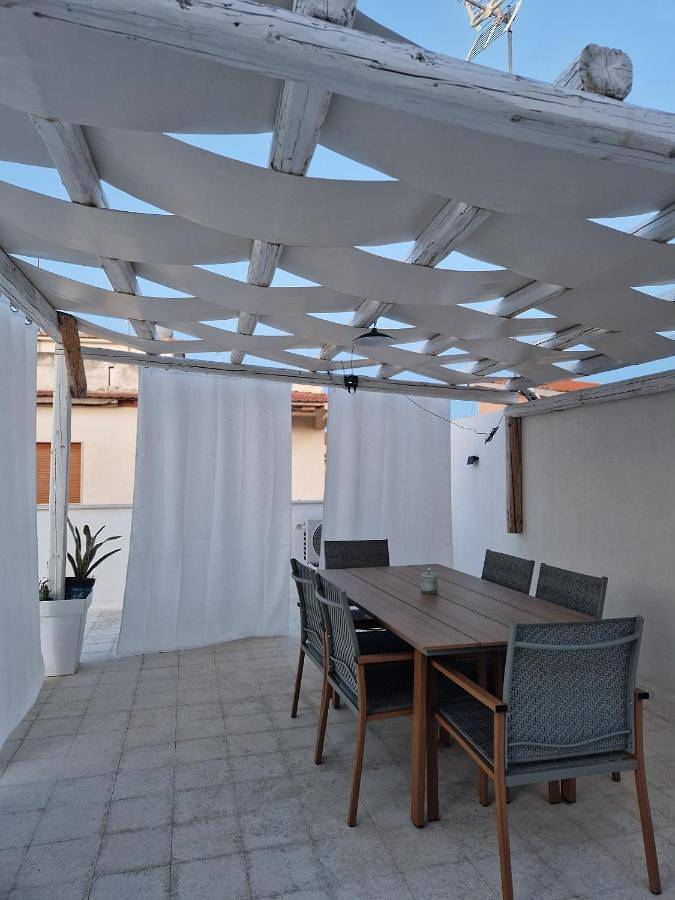 Location de vacances pour 5 personnes, avec terrasse et vue à Sampieri - 2