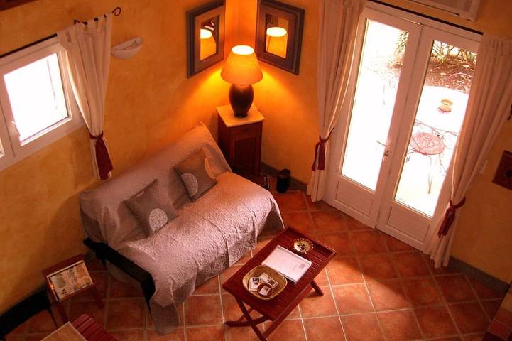 Charming cottages, private heated pool and indoor solarium, private outdoor in Bédoin, Parc naturel régional du Mont-Ventoux