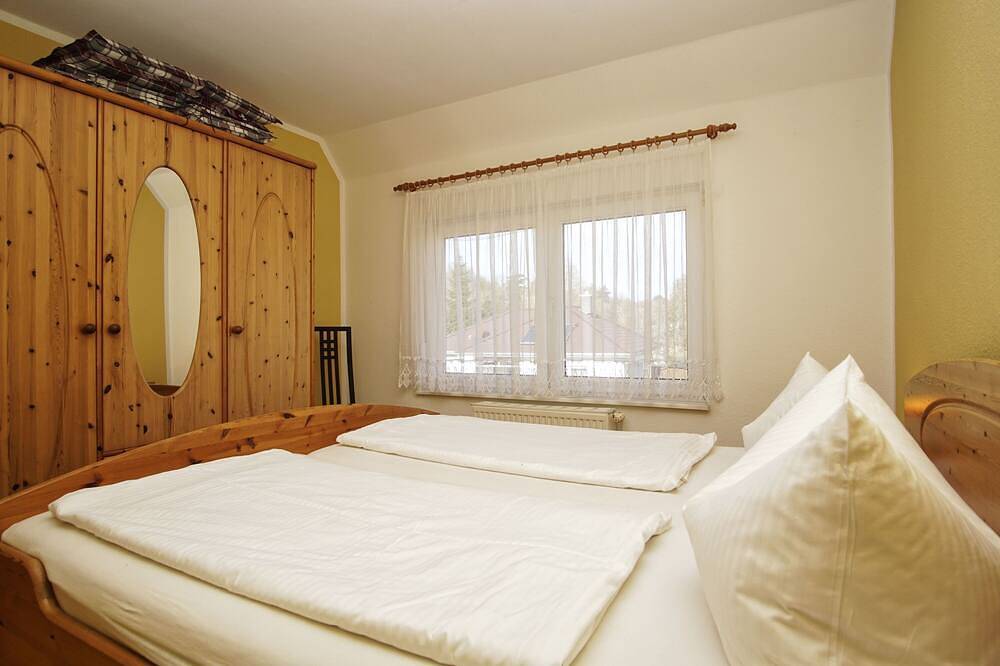 Ganze Wohnung, Gemütliche Ferienwohnung in Wassernähe - Ferienhaus Stark Ferienwohnung 02 in Ralswiek, Bergen auf Rügen und Umgebung