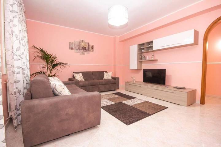 Appartamento per 10 persone, con panorama e balcone, adatto a famiglie con bambini in Linguaglossa