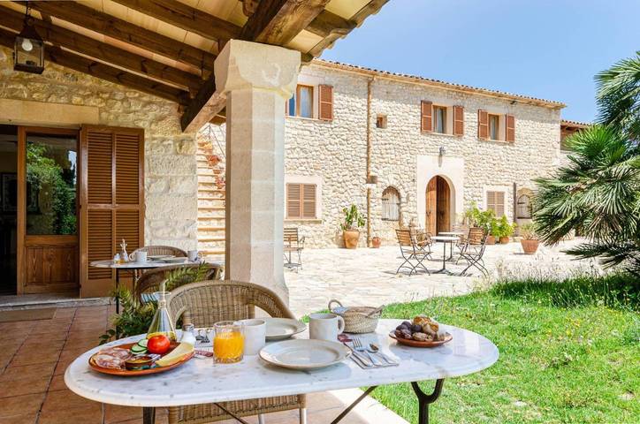 Casa de familia para 2 personas, con Terraza y Jardín además de Piscina y Vistas en Montuiri