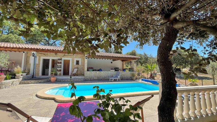 Maison de vacances pour 8 personnes, avec piscine et jardin, animaux acceptés