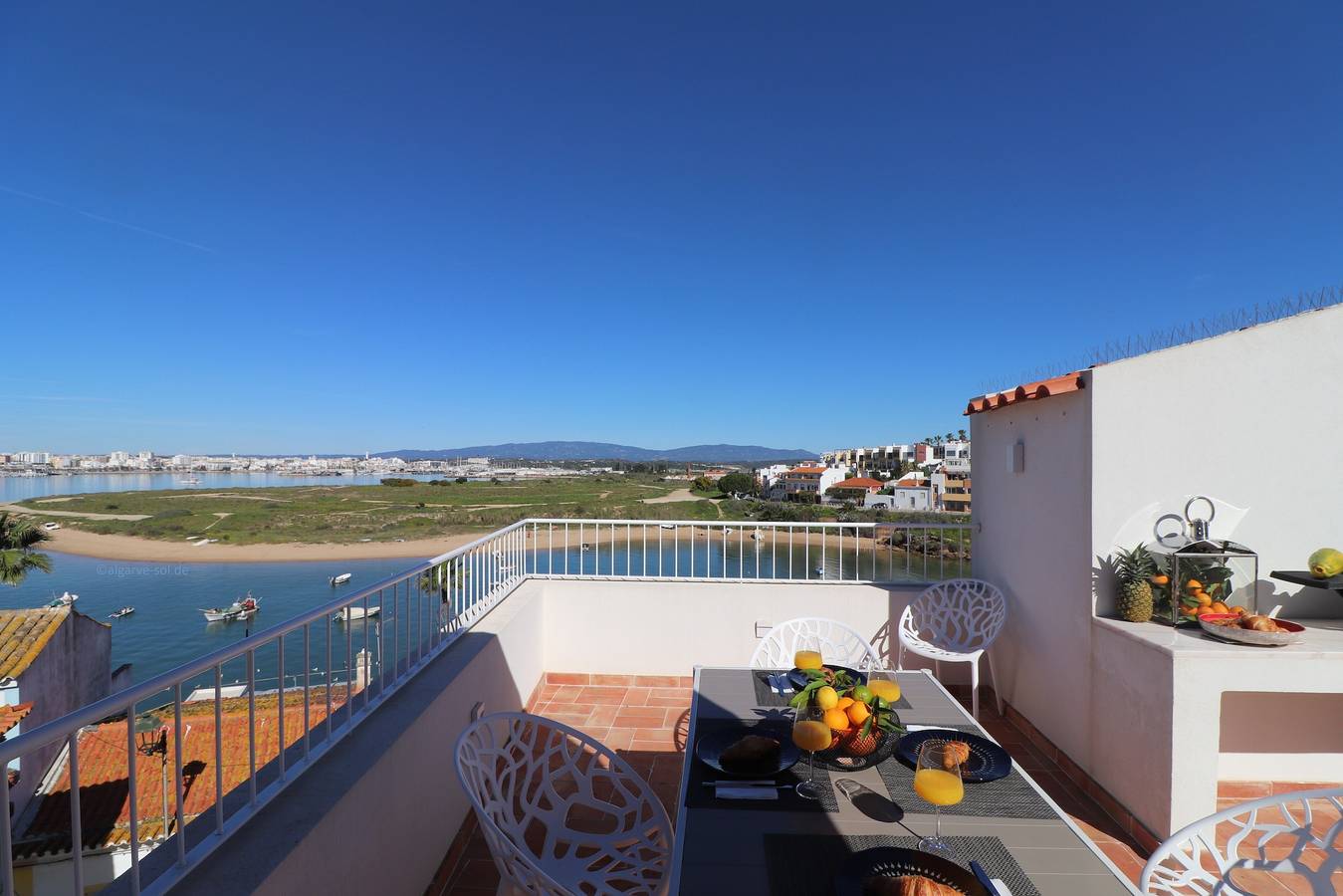 Casa Herzog: Casa moderna con vistas al mar, Wi-Fi y aire acondicionado in Ferragudo, Distrito de Faro