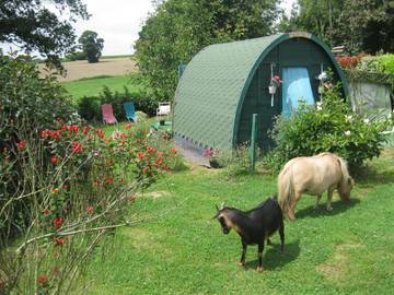 Maison de campagne pour 2 personnes, avec vue et terrasse à Lolif
