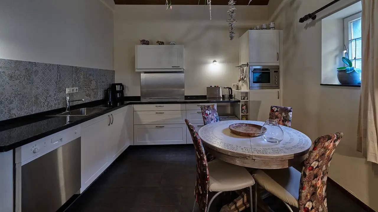 Geheel vakantieappartement, Vakantieappartement voor 5 personen met tuin in Eijsden, Limburg