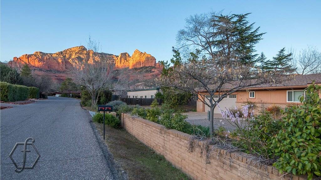 Perfect 3 Br/3 Bath - Uptown Sedona - Our Reviews say it all!\n in Sedona, Oak Creek Canyon