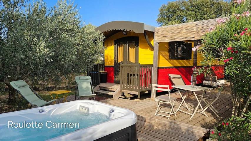 Appartement de vacances pour 2 personnes, avec Balcon et Jacuzzi ainsi que Terrasse et Piscine