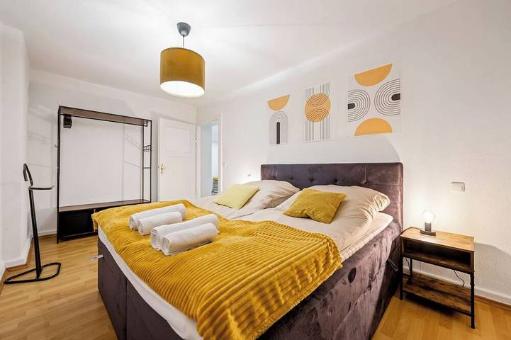 Ganze Wohnung, Cosy&Central, 500m from Main Station, Work&Stay in Wiesbaden, Südhessen