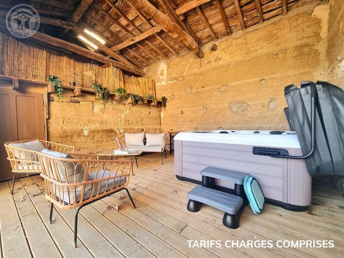 Gîte pour 6 personnes, avec Jacuzzi ainsi que Terrasse et Jardin