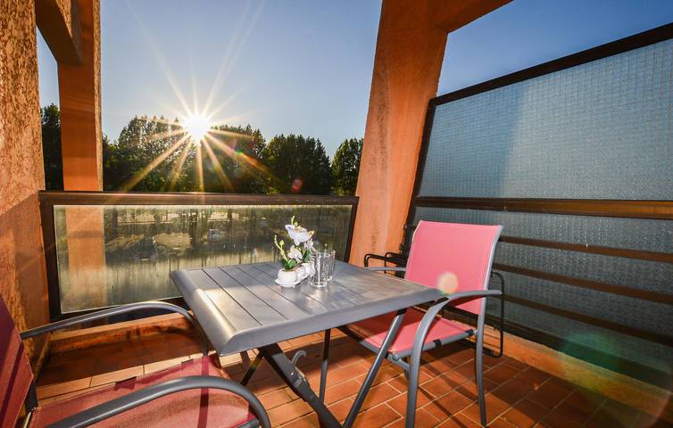 Apartamento vacacional entero, Encantador apartamento con piscina y terraza, cerca de la costa y del centro de la ciudad in Moriani-Plage, Francia