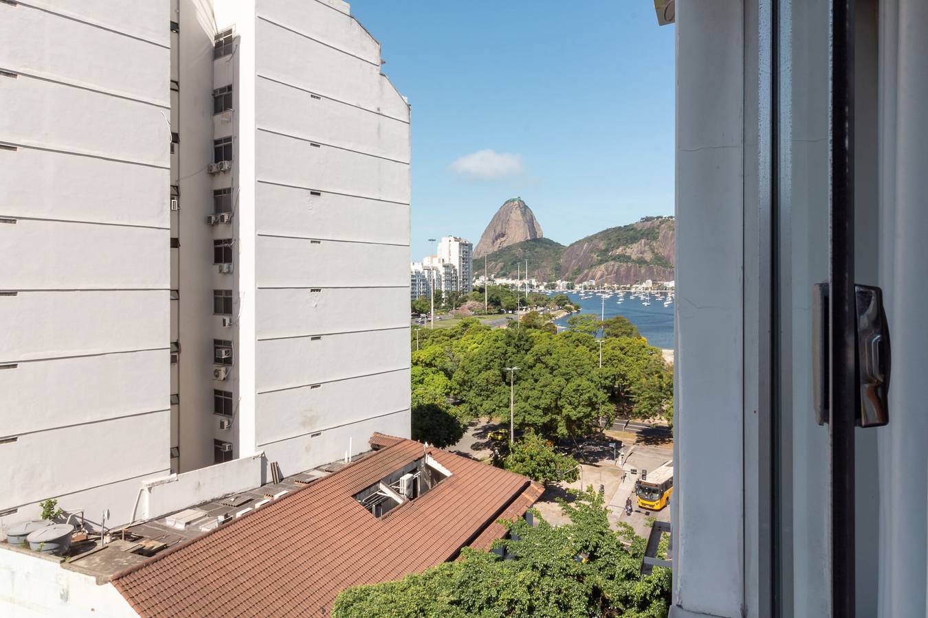 Entire studio, Lovely just a few minutes from Sugar Loaf | F709 in Botafogo, Rio de Janeiro