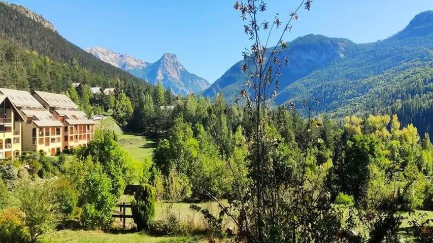 Gîte pour 5 personnes, avec jardin à Vallouise