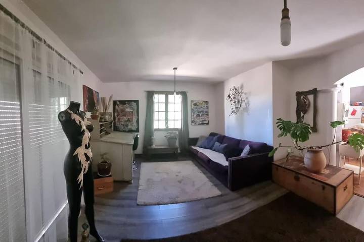 Gîte pour 2 personnes, avec jardin ainsi que vue et terrasse à Faucon