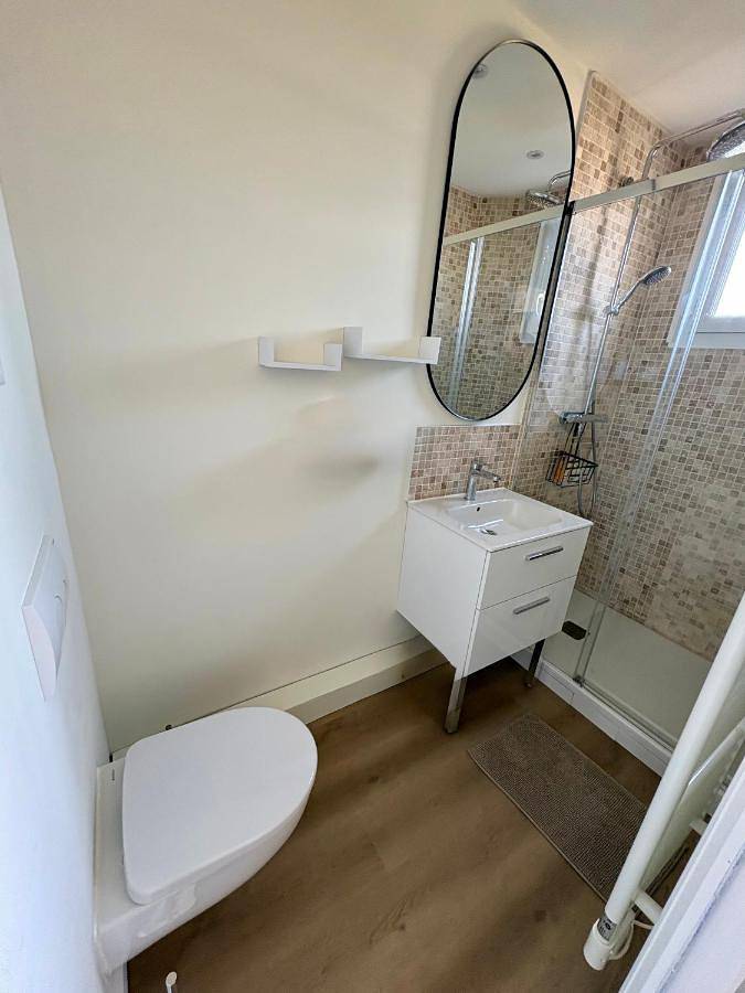 Appartement entier, One-Bedroom Apartment in Ouistreham, Région de Caen