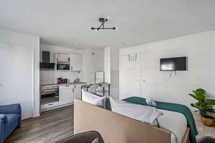 Appartement entier, Chic studio neuf près de Paris in Bondy, Seine-Saint-Denis