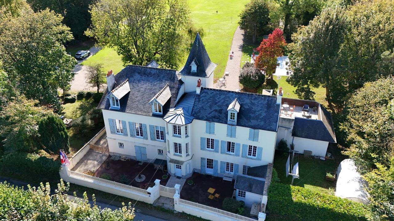 La Villa Mirabelle 2min d'Arromanches-les-Bains in Tracy-sur-Mer, Région de Bayeux