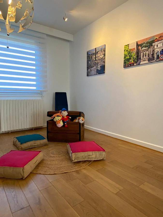 Location de vacances pour 10 personnes, avec piscine ainsi que vue et terrasse à Cébazat - 4