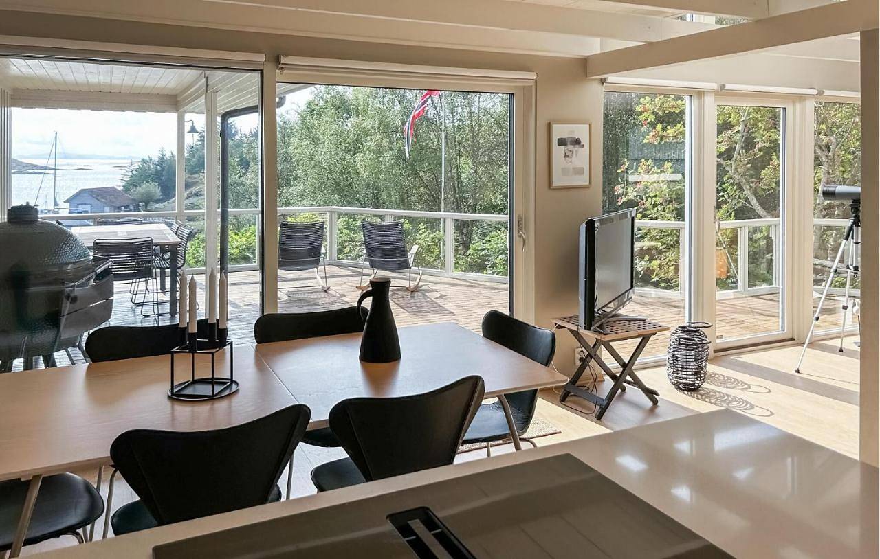 Three-Bedroom Holiday Home in Bokn