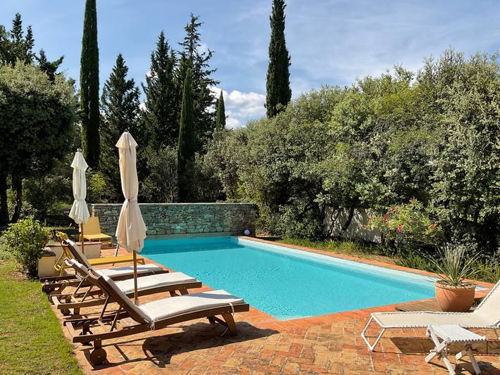 Location de vacances pour 6 personnes, avec jardin, animaux acceptés à Carcès