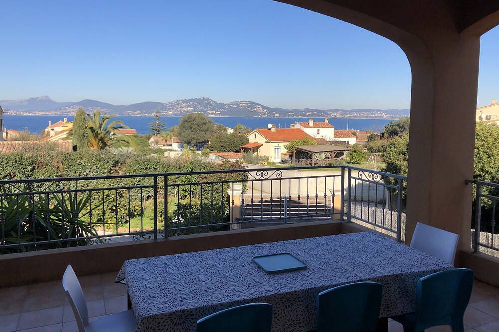 Villa pour 8 Personnes dans La Madrague, Hyeres