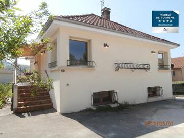 Gîte pour 7 personnes, avec vue et jardin à Baume-les-Dames