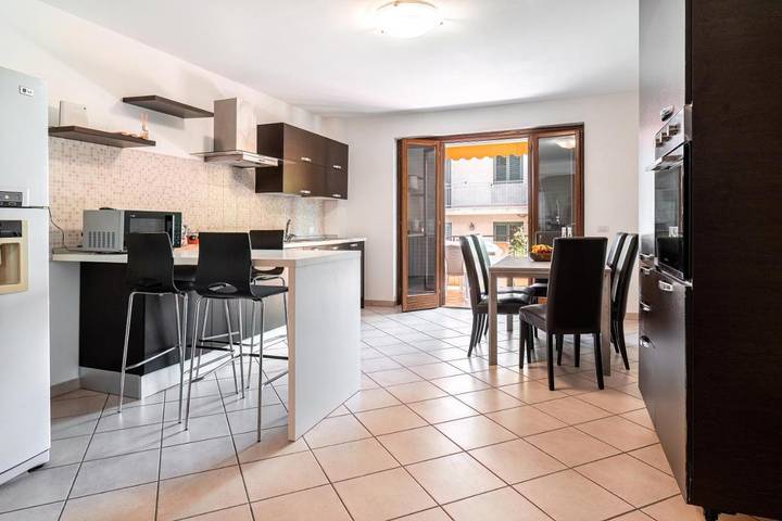 Casa vacanza per 6 persone, con panorama e giardino, con animali domestici a Scauri