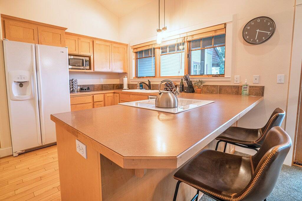 View stunning sunsets and enjoy cozy comfort steps from the heart of Sisters. in Sisters, Black Butte Ranch