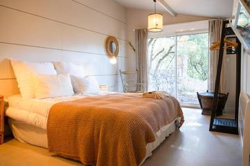 Gîte pour 3 personnes, avec vue et jardin à Vauvenargues