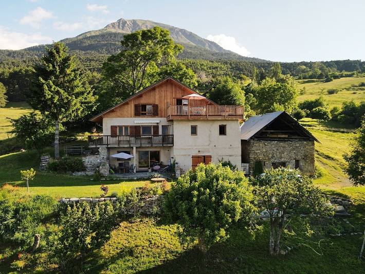 Gîte pour 4 personnes, avec jardin et terrasse