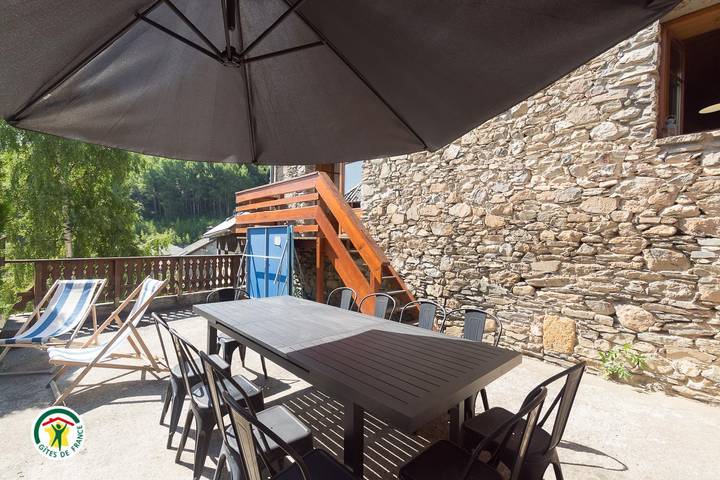 Gîte pour 14 personnes, avec terrasse ainsi que jardin et sauna à Mont-de-Lans - 4