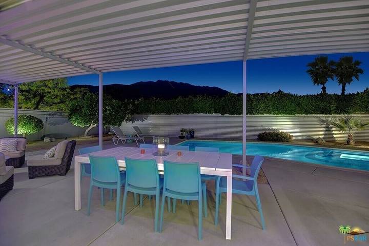 Vacation house for 8 people, with hot tub and yard in Palm Springs