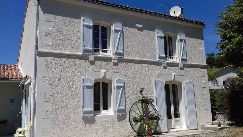 Location de vacances pour 2 personnes, avec jardin à Marcillac (Gironde)