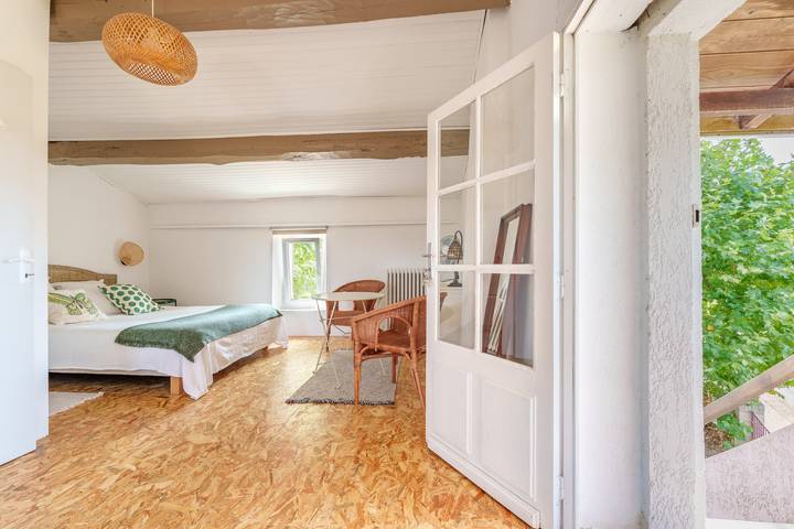 Gîte pour 2 personnes, avec Jardin à Jau-Dignac-et-Loirac
