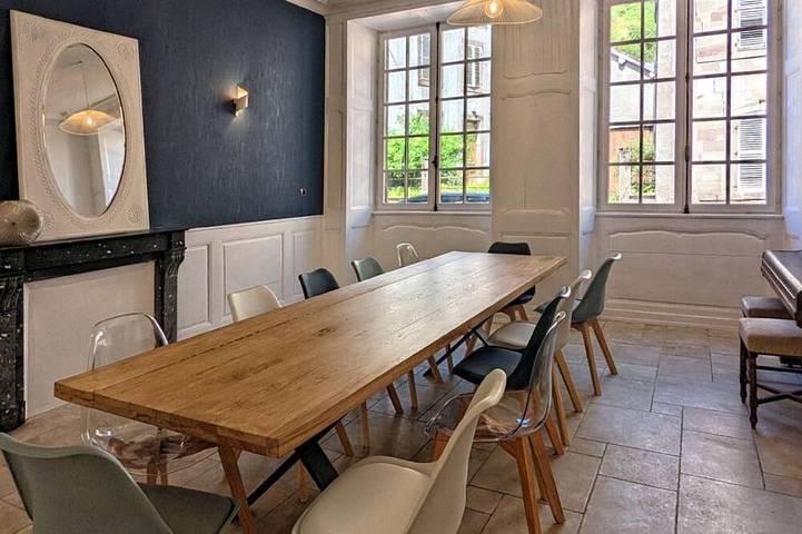 Gîte pour 12 personnes, animaux acceptés