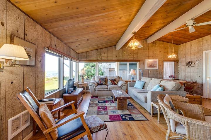 Glamping for 6 people, with terrace and yard in Oregon