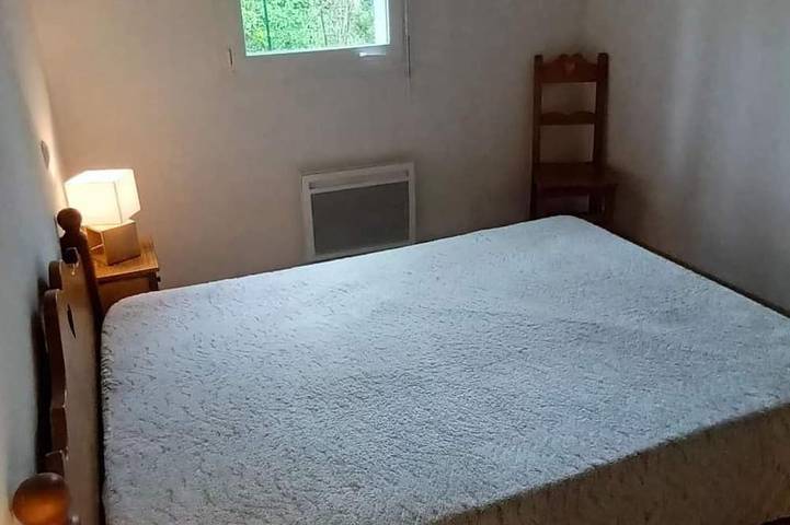 Entire apartment, Quiet residence 700m from Ax-les-Thermes town center. Pets allowed in Ax-les-Thermes, French Pyrenees