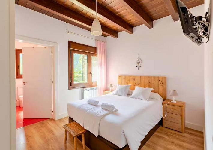 Casa de vacaciones para 10 personas, con jardín, Se admiten mascotas en Valle de Tena - 4