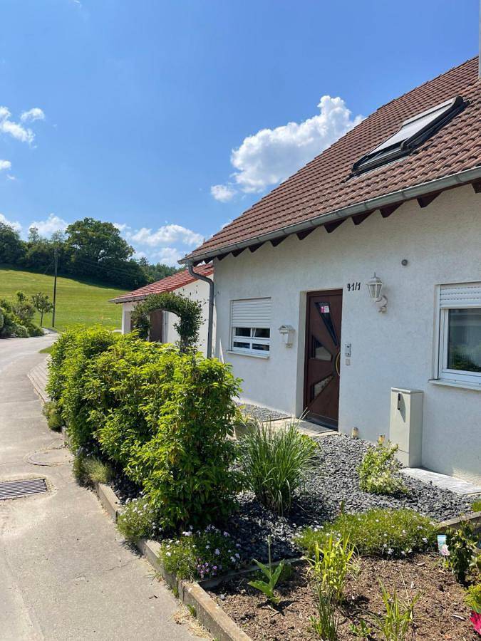 Ferienwohnung für 6 Personen, mit Balkon und Terrasse sowie Ausblick in Tettnang