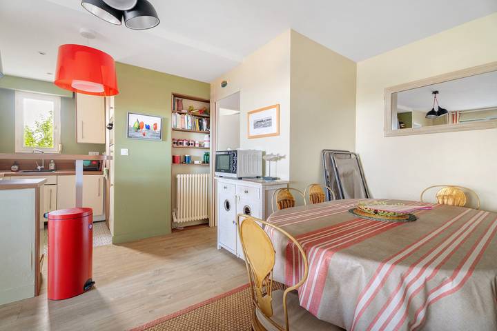 Apartamento entero, Apartamento "Vista al mar a 100 m de la playa" con vistas al mar y Wi-Fi in Saint-Briac-sur-Mer, Región de Saint-Malo