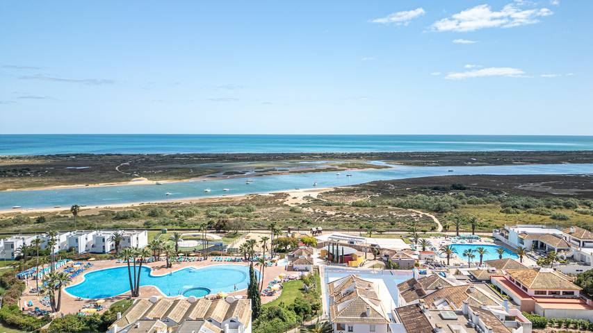 Gîte pour 4 personnes, avec Balcon et Bassin pour enfant à Cabanas de Tavira