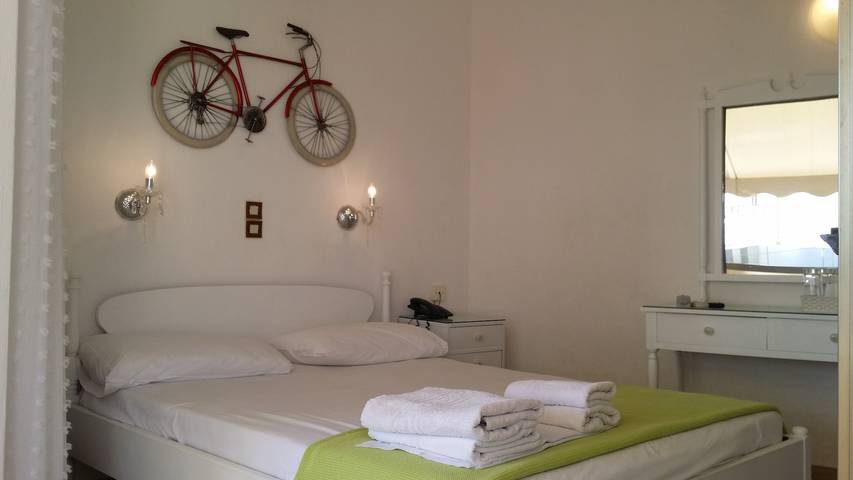 Location de vacances pour 2 personnes, avec Balcon/Terrasse et Vue dans Égine